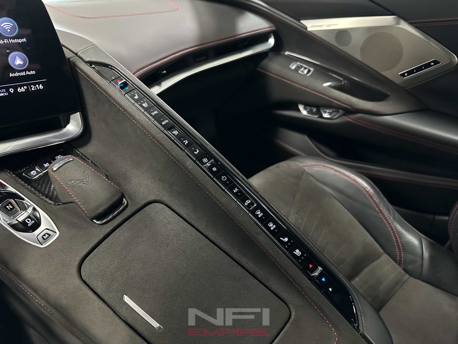 Used 2021 Chevrolet Corvette Stingray Premium Conv w/ Z51 Performance Package RWD image 28