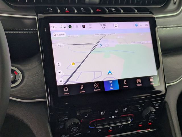 Certified 2024 Jeep Grand Cherokee Limited w/ Luxury Tech Group II image 19