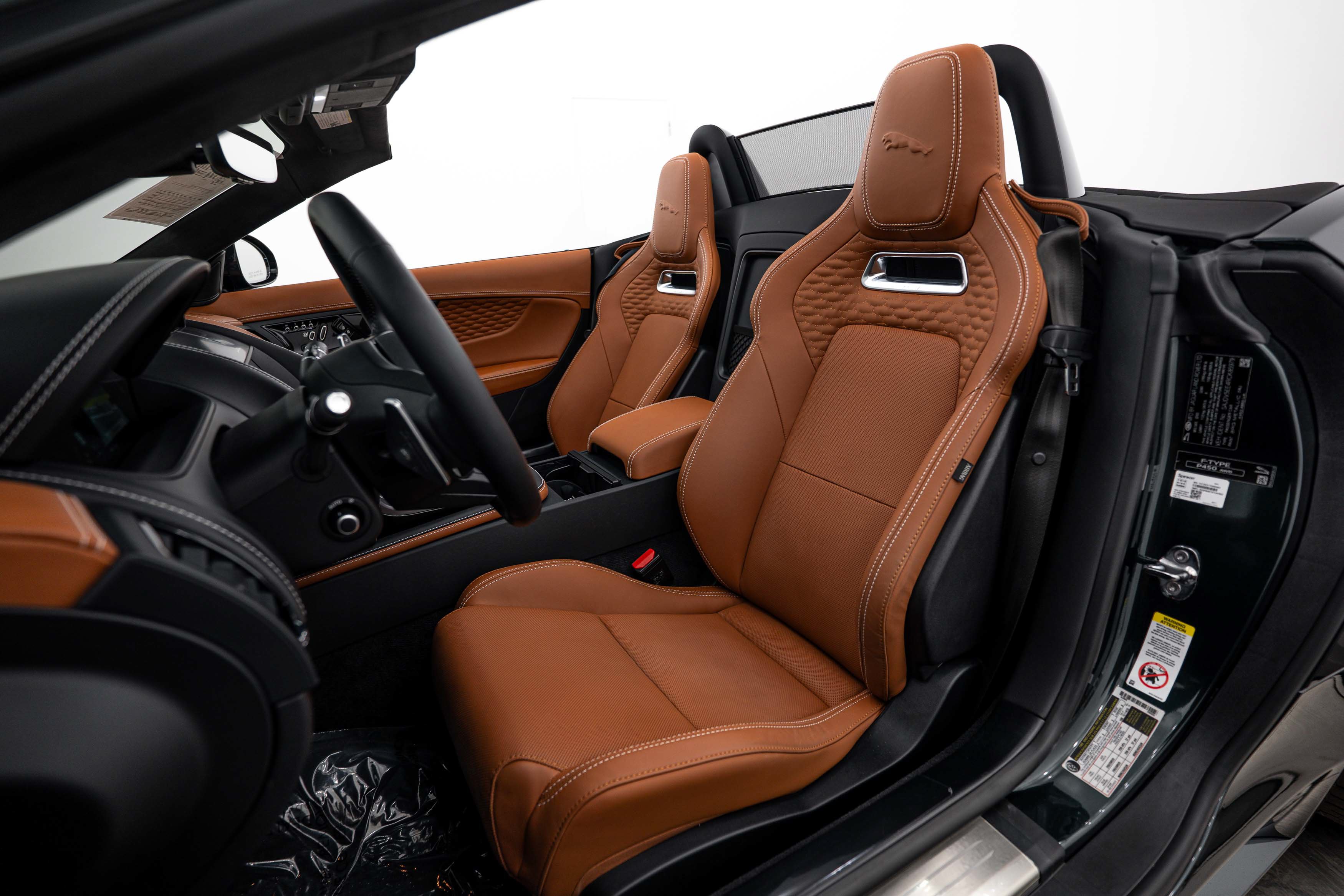 Used 2024 Jaguar F-TYPE Convertible AWD image 5