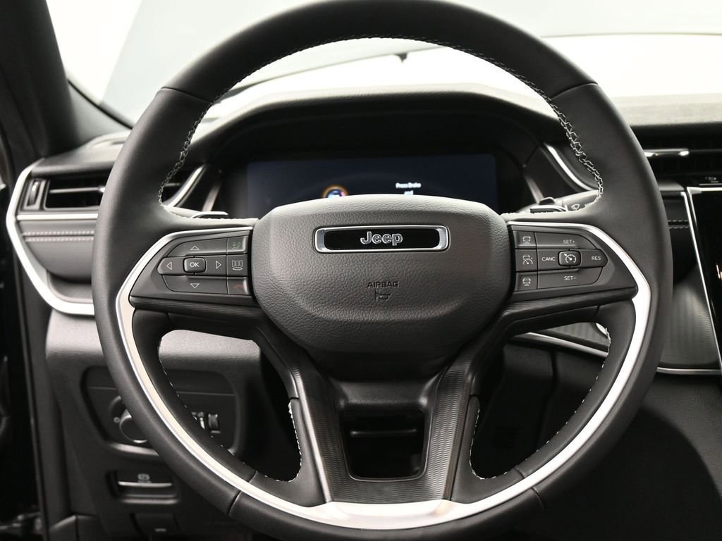 New 2025 Jeep Grand Cherokee Laredo X w/ Luxury Tech Group I image 28