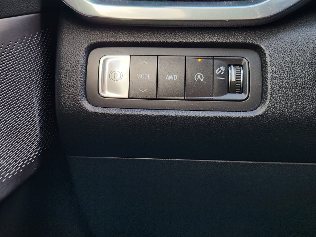Used 2025 GMC Acadia Denali AWD/4WD image 23