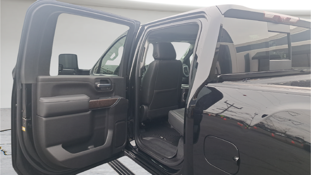 Used 2022 GMC Sierra 3500 Denali w/ Denali Ultimate Package AWD/4WD image 19