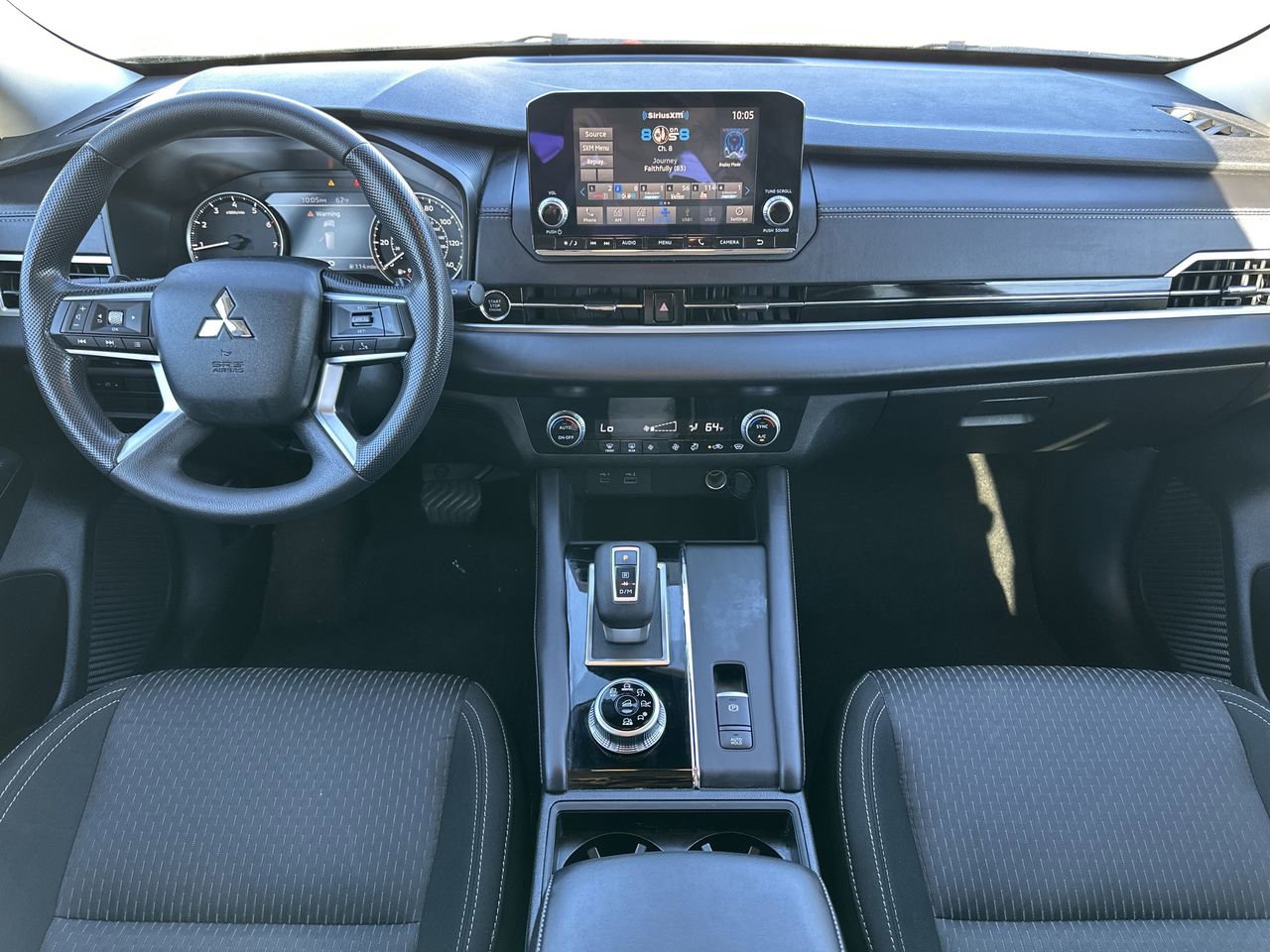 Used 2024 Mitsubishi Outlander ES image 2