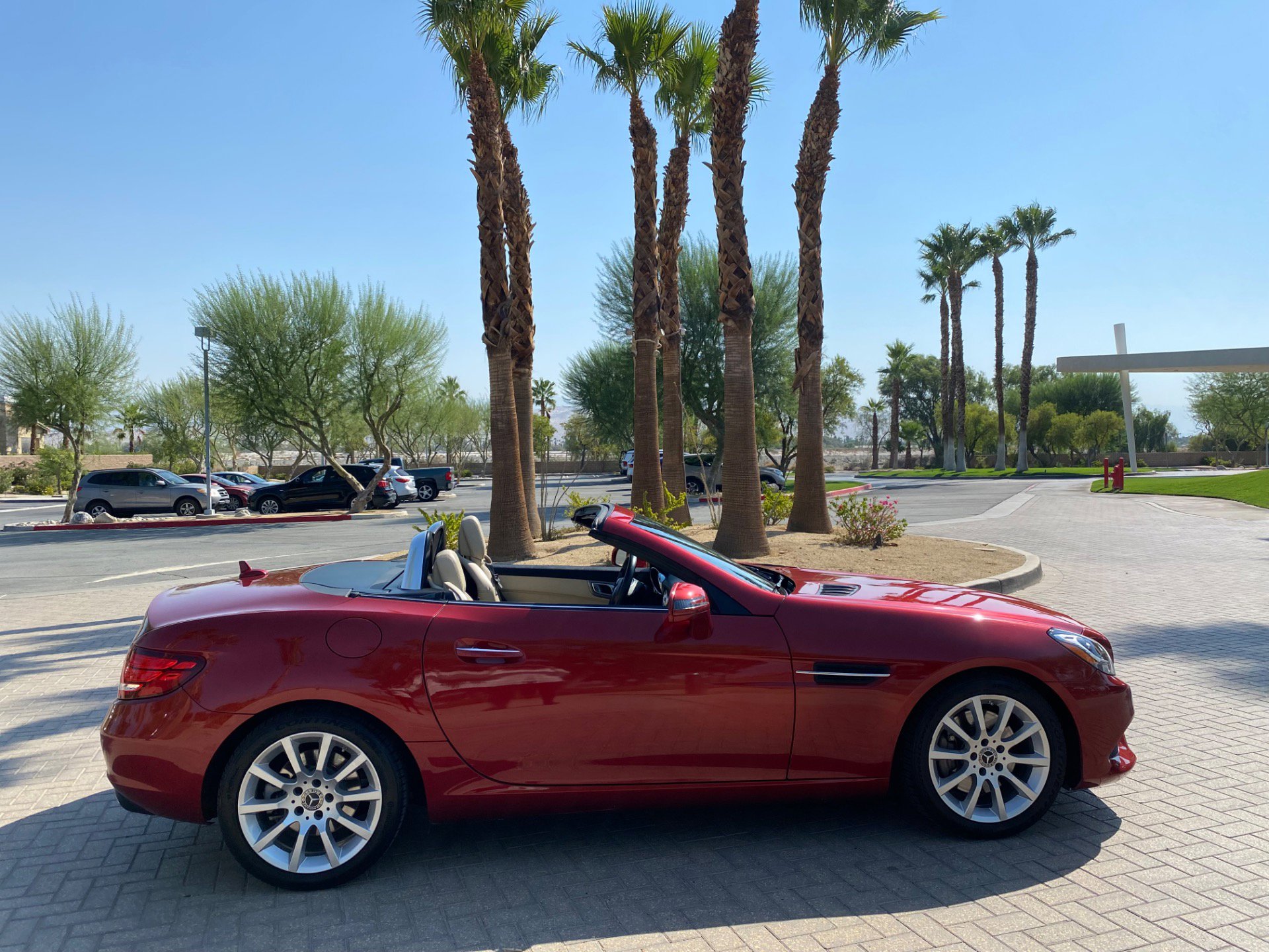 Used 2018 Mercedes-Benz SLC 300 image 26