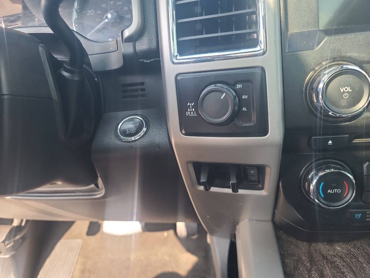 Used 2018 Ford F350 Lariat w/ Lariat Ultimate Package AWD/4WD image 21