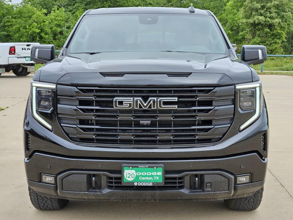 Used 2025 GMC Sierra 1500 Elevation w/ Elevation Premium Package AWD/4WD image 2