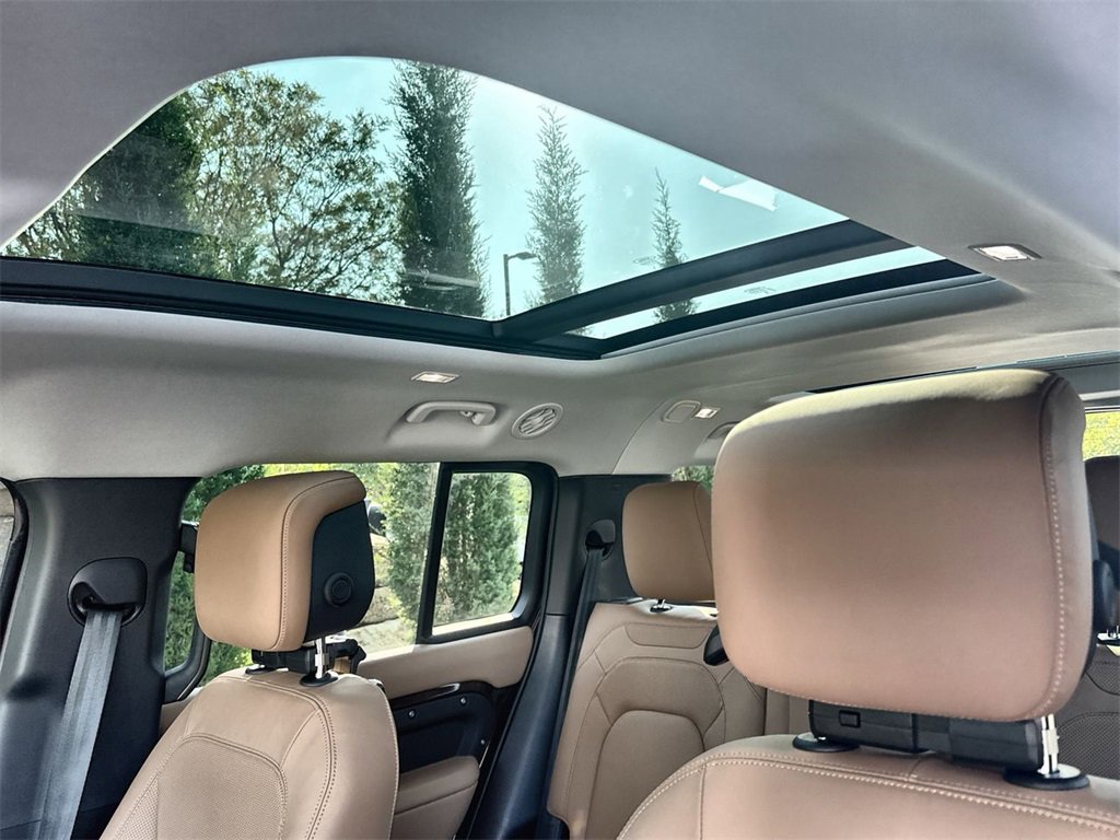 Used 2025 Land Rover Defender 130 S image 19