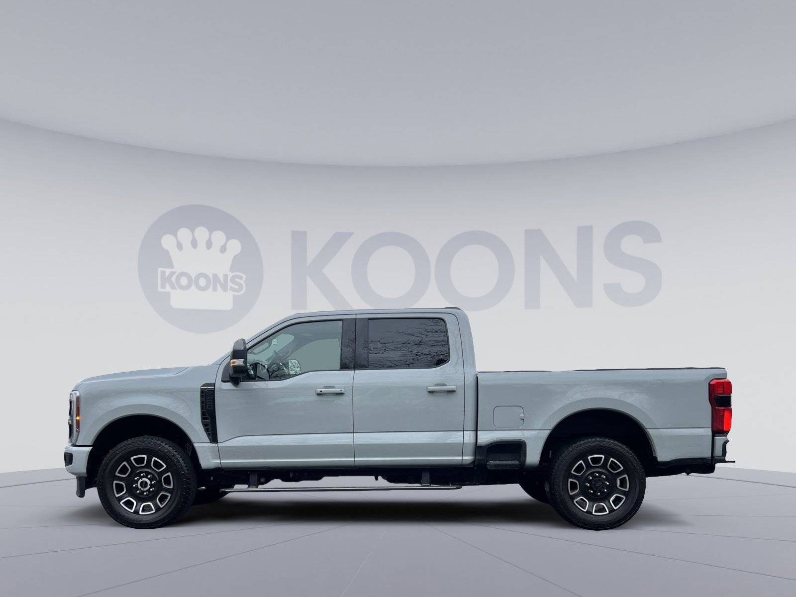 Used 2025 Ford F350 Platinum image 2