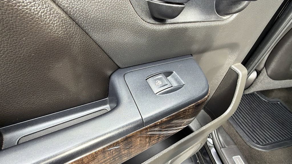 Used 2015 GMC Sierra 2500 Denali w/ Suspension Package, Off-Road image 16