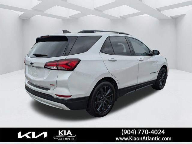 Used 2023 Chevrolet Equinox RS w/ RS Leather Package FWD image 3