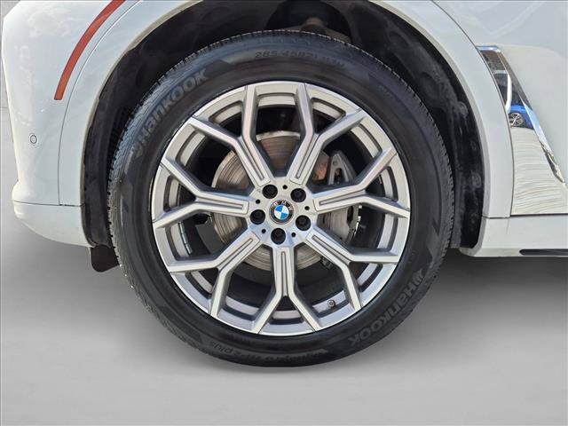 Used 2020 BMW X7 xDrive40i w/ Cold Weather Package AWD/4WD image 28