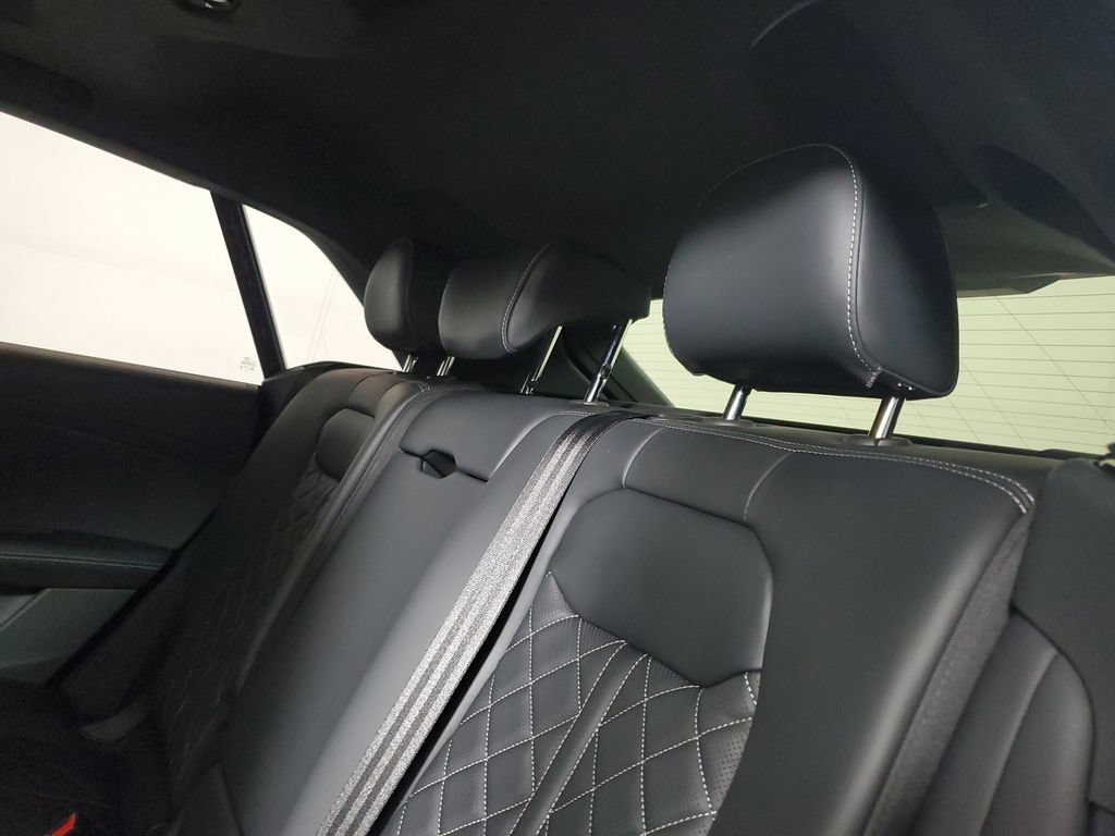Used 2023 Audi SQ8 Premium Plus w/ SQ8 Luxury Package AWD/4WD image 12