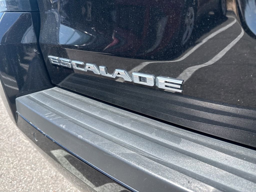 Used 2018 Cadillac Escalade Luxury RWD image 12