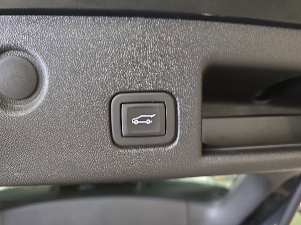 Used 2023 Chevrolet Equinox LT w/ Driver Convenience Package AWD/4WD image 13