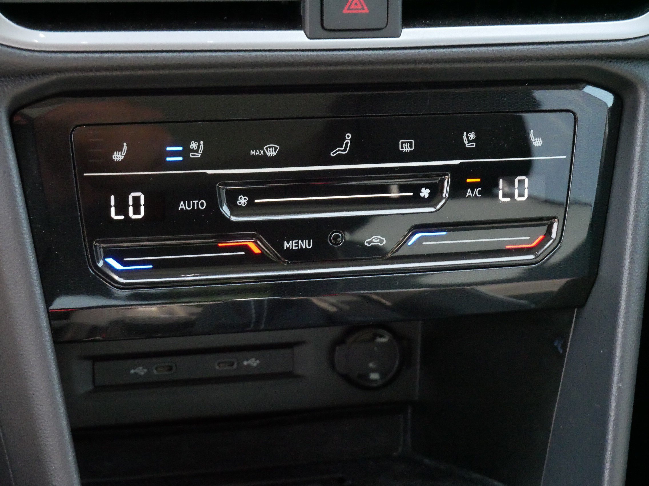 Certified 2025 Volkswagen Taos SEL AWD/4WD image 23