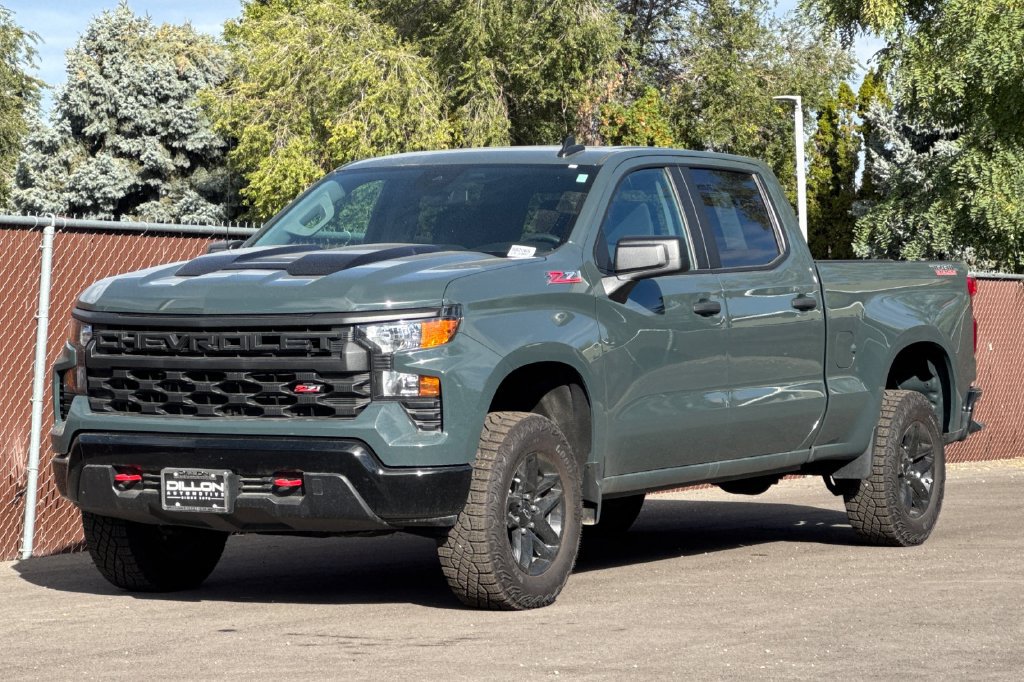 Used 2025 Chevrolet Silverado 1500 Custom Trail Boss AWD/4WD image 11