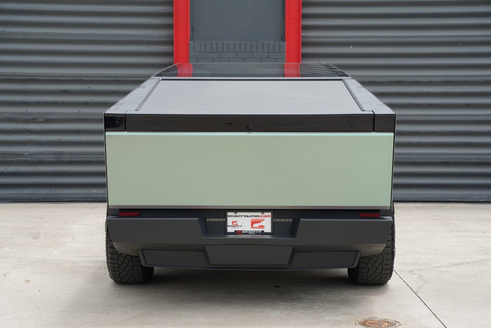 Used 2024 Tesla Cybertruck AWD Crew Cab image 10