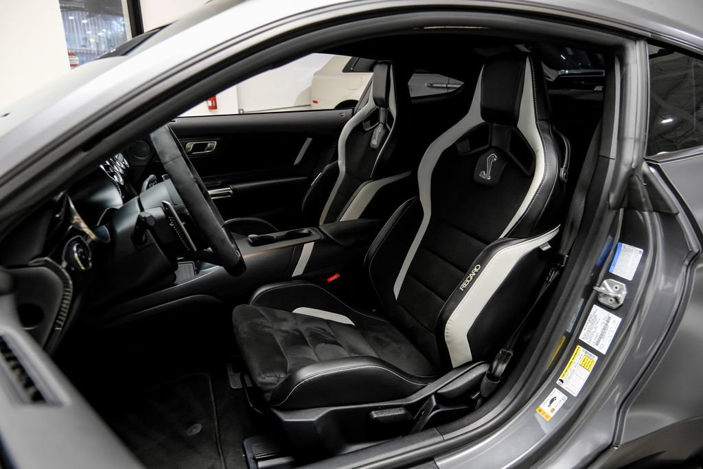 Used 2022 Ford Mustang Shelby GT500 w/ Carbon Fiber Track Pack RWD image 43