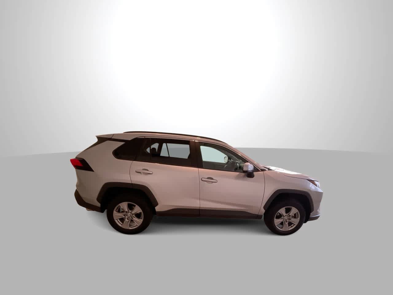 Used 2025 Toyota RAV4 XLE AWD/4WD image 9