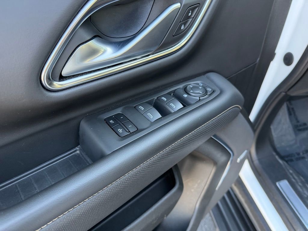 Used 2022 GMC Yukon XL SLT image 15