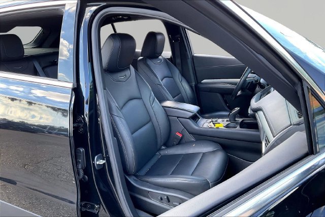 Certified 2023 Cadillac XT4 Premium Luxury w/ Technology Package FWD image 19