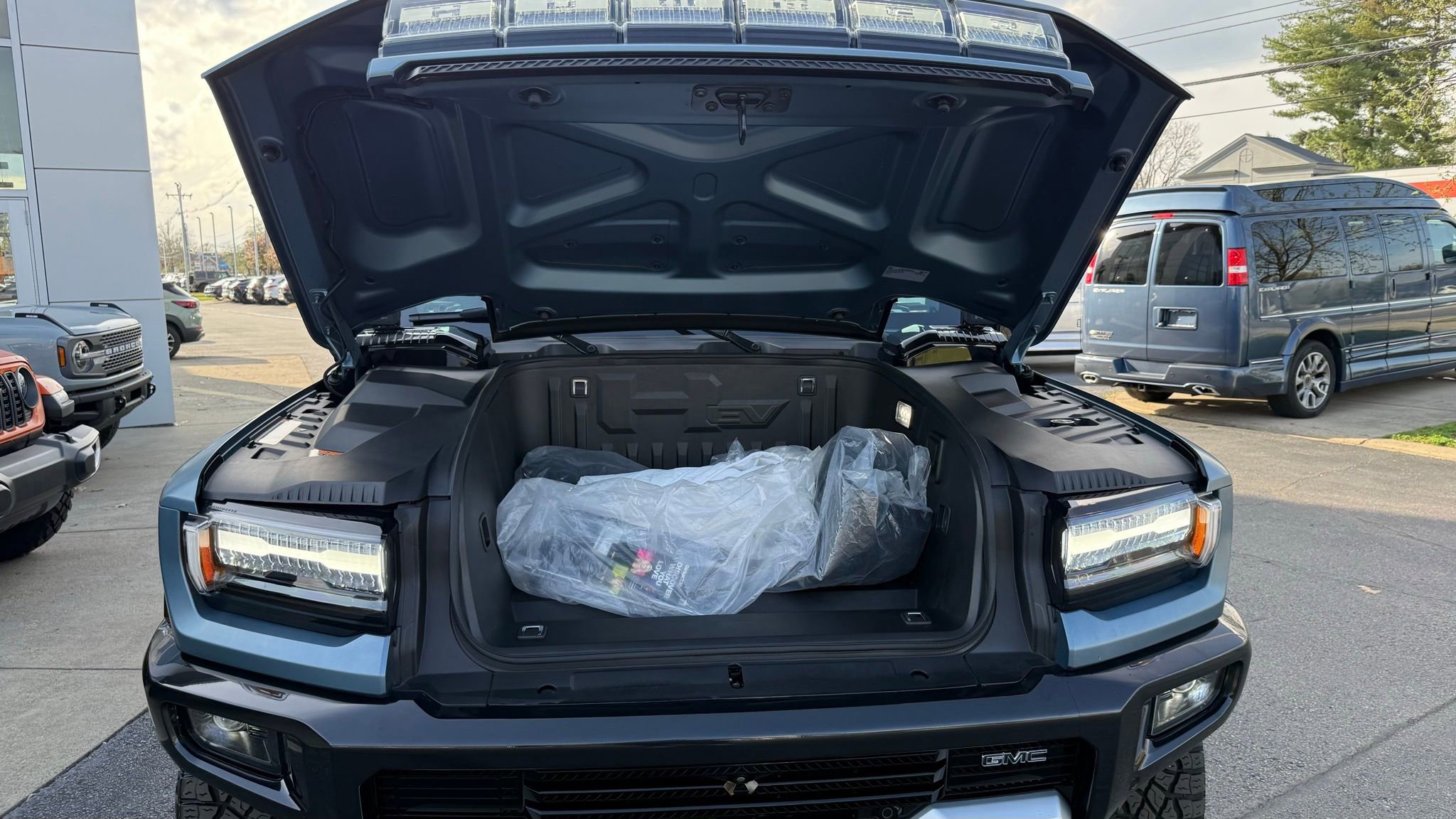 Used 2024 GMC Hummer EV 3X w/ Omega Edition AWD/4WD image 19