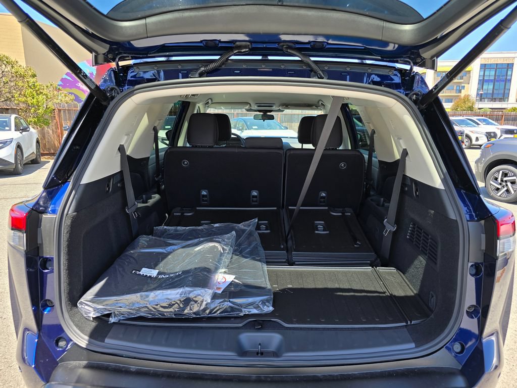 New 2026 Nissan Pathfinder SV w/ Cargo Package AWD/4WD image 13
