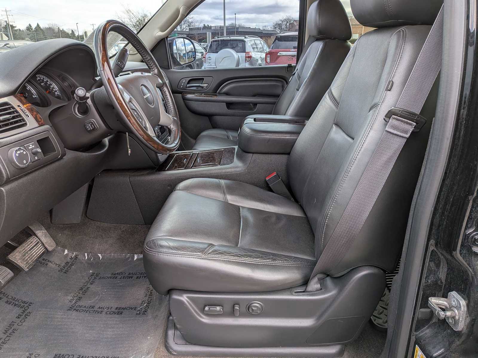 Used 2014 GMC Yukon XL Denali image 14