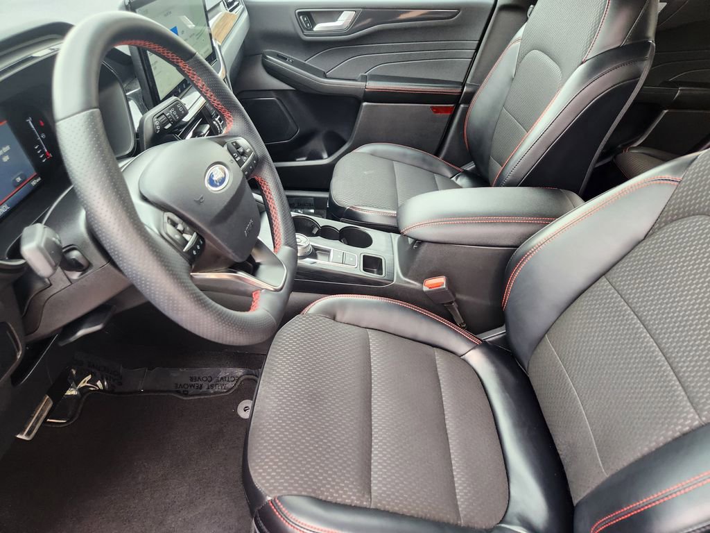 Used 2024 Ford Escape ST-Line Select w/ Tech Pack #1 image 4