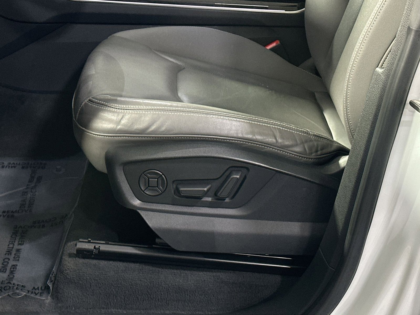 Used 2019 Audi Q8 Premium Plus image 14