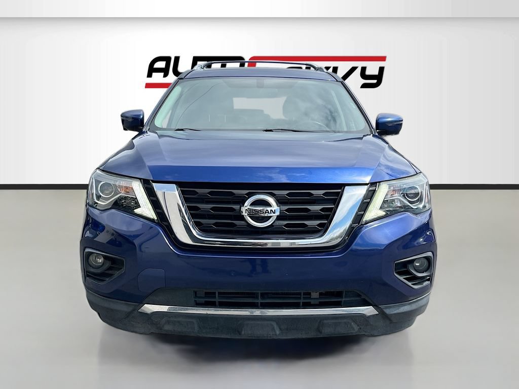 Used 2020 Nissan Pathfinder Platinum AWD/4WD image 2