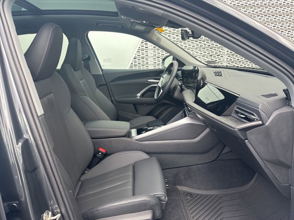 Used 2025 Audi Q5 Premium Plus w/ Premium Plus AWD/4WD image 8