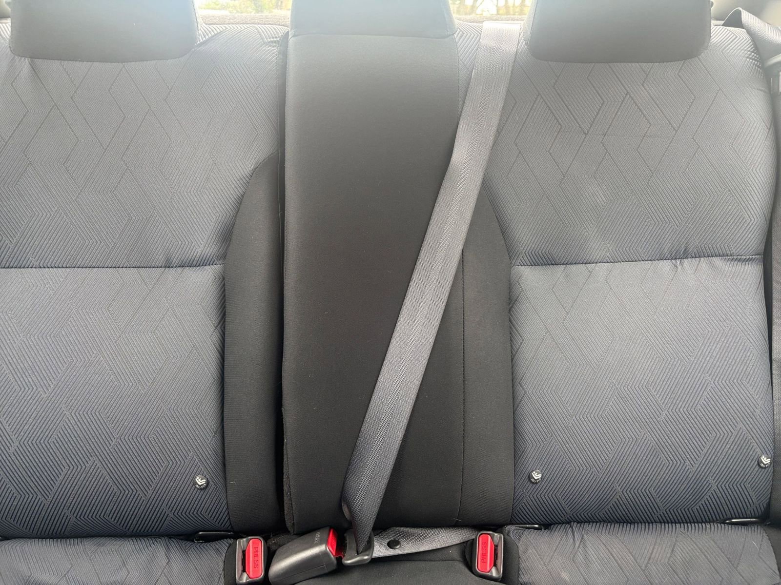 Used 2025 Nissan Versa SV image 36