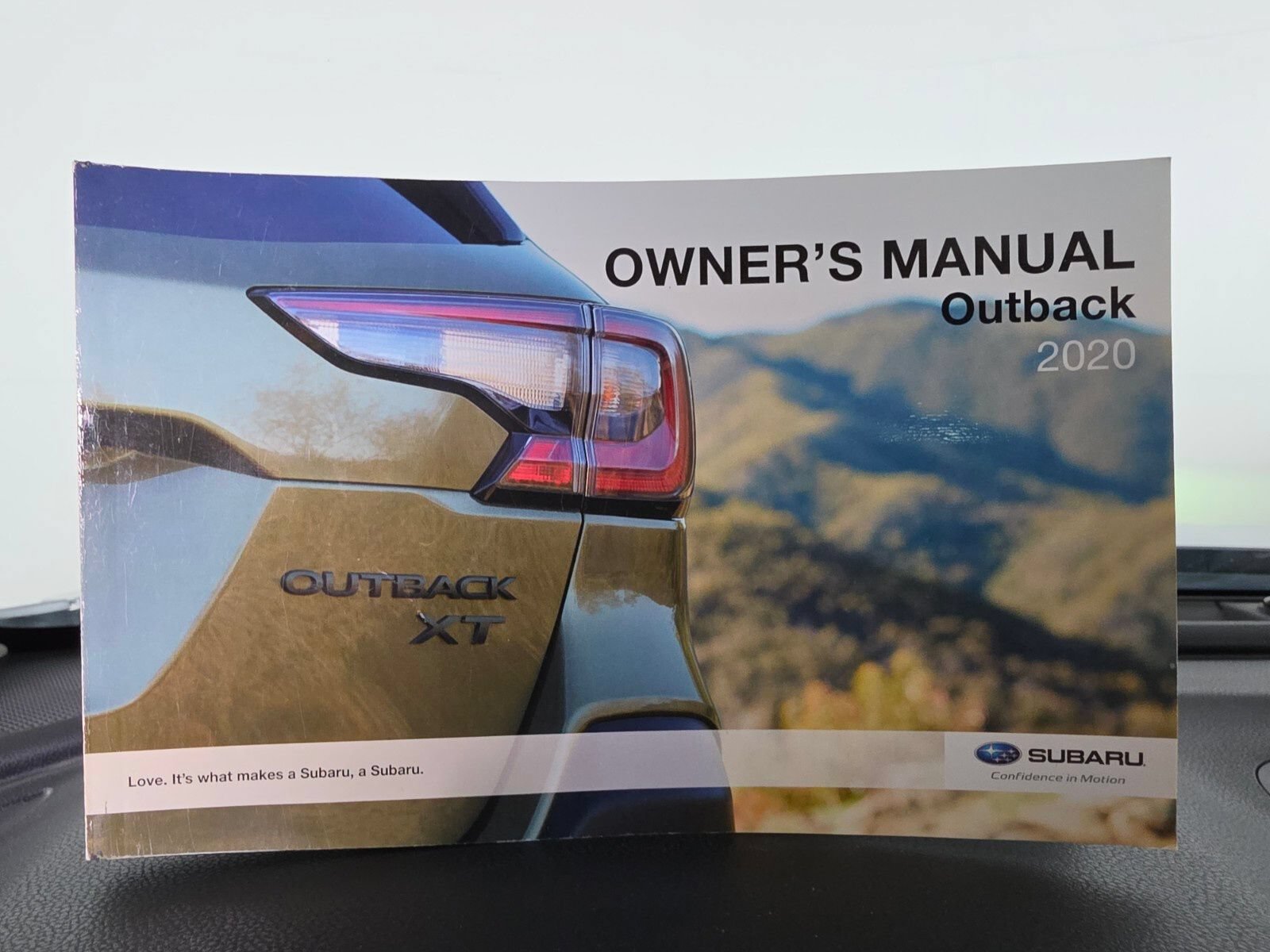 Used 2020 Subaru Outback Limited XT w/ Popular Package #2 AWD/4WD image 39