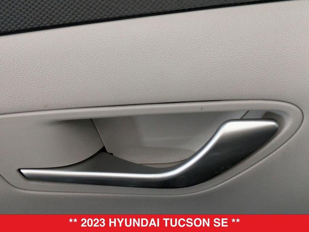 Used 2023 Hyundai Tucson SE image 12
