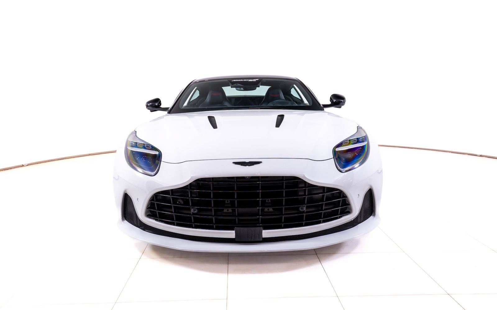 Used 2025 Aston Martin DB12 Coupe RWD image 8