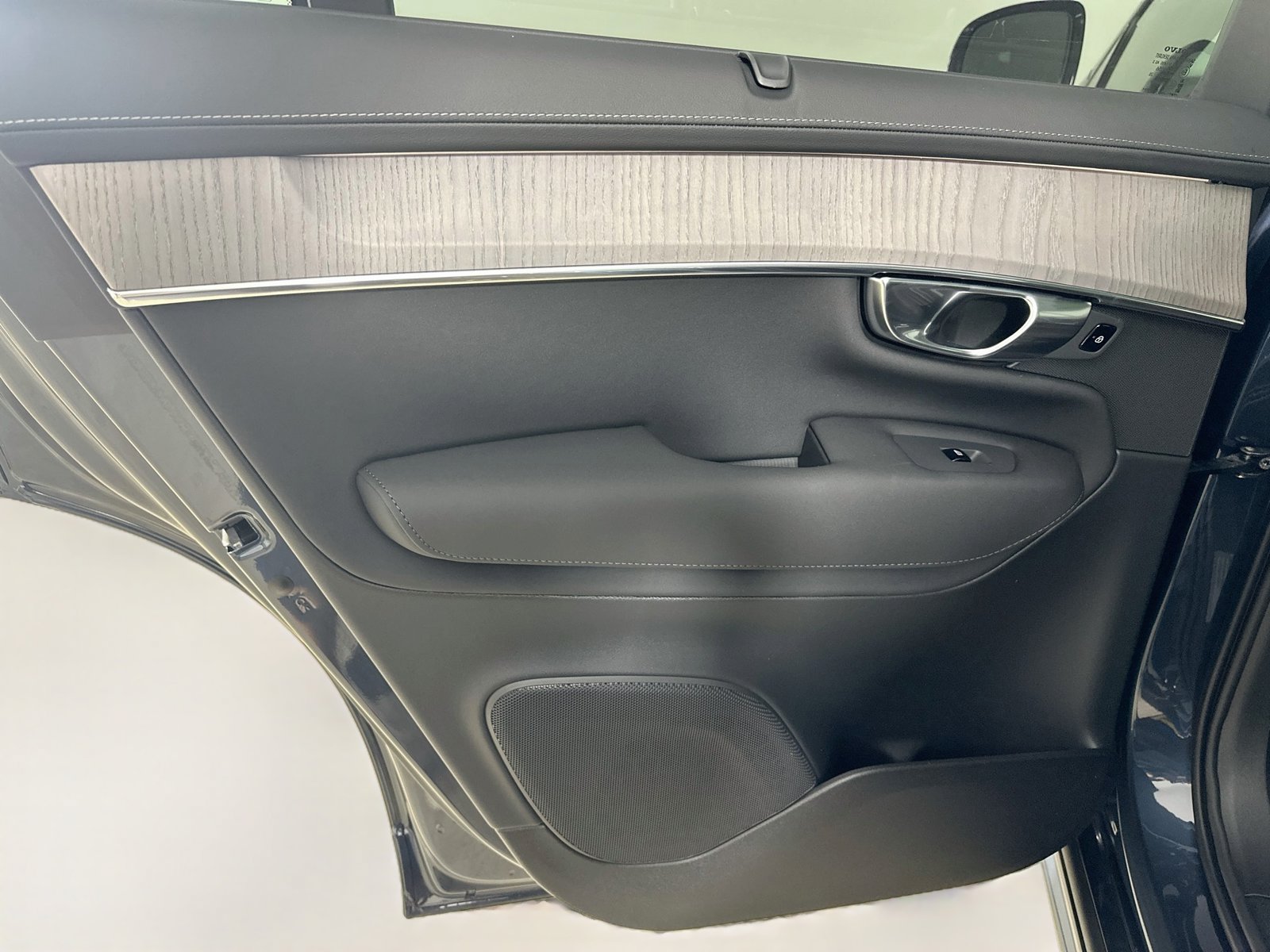 New 2027 Volvo XC90 B6 Ultra AWD/4WD image 35