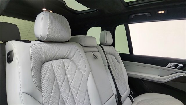 Used 2023 BMW X7 xDrive40i w/ M Sport Package image 26
