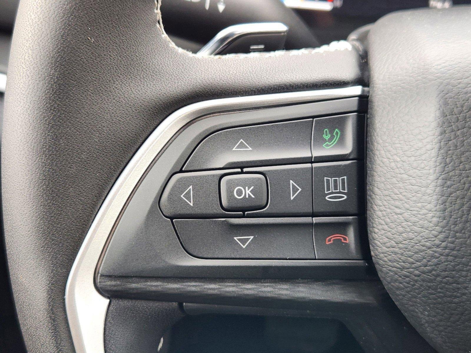 New 2025 Jeep Grand Cherokee Altitude image 23