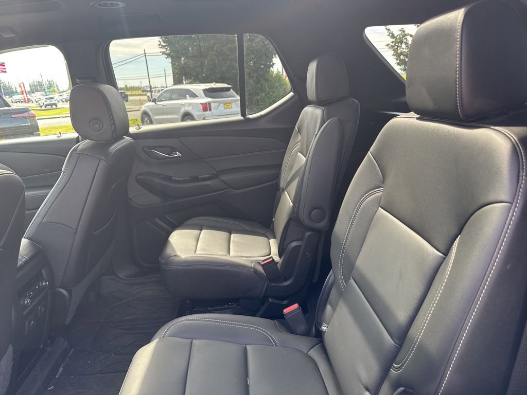 Used 2023 Chevrolet Traverse LT w/ LT Premium Package image 24