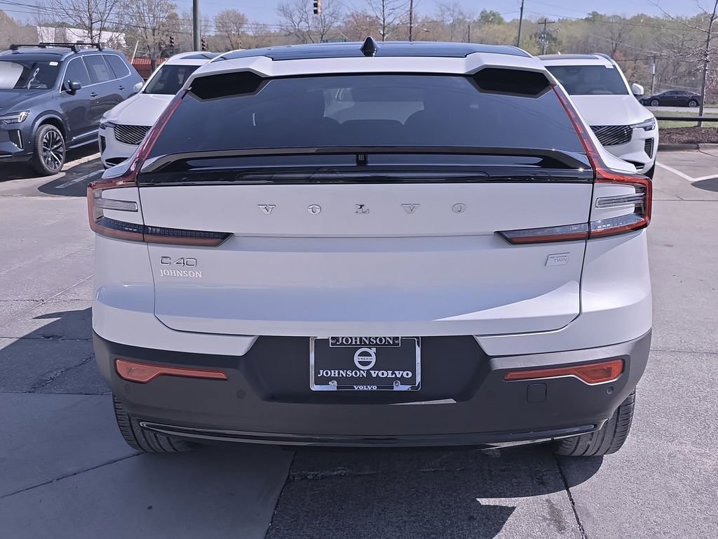Used 2023 Volvo C40 P8 Recharge Ultimate image 8
