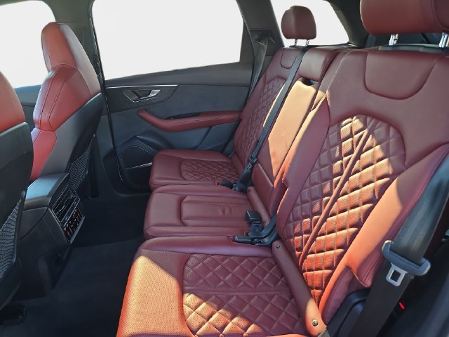 Used 2023 Audi SQ7 Premium Plus w/ Executive Package AWD/4WD image 17