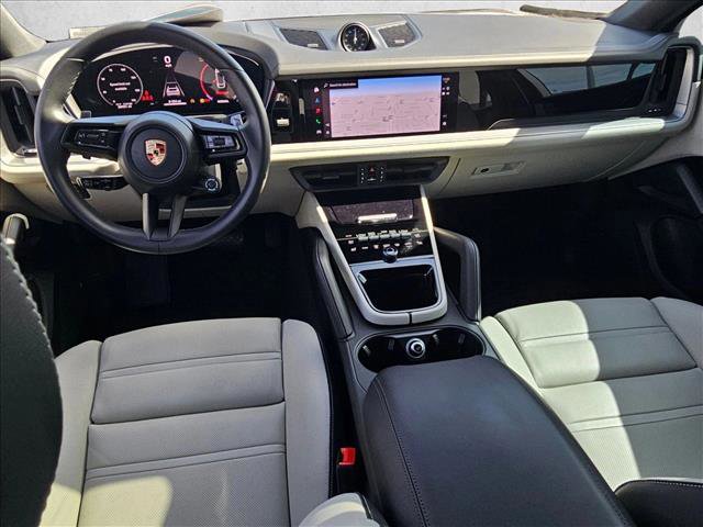 Used 2024 Porsche Cayenne Coupe image 17