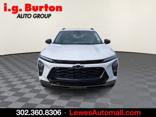 Used 2024 Chevrolet Trax ACTIV w/ Driver Confidence Package image 2