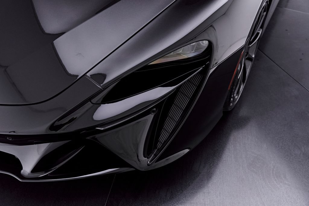 Used 2026 McLaren Artura RWD image 35