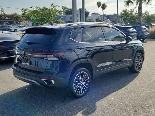 Used 2025 Volkswagen Taos SE FWD image 4