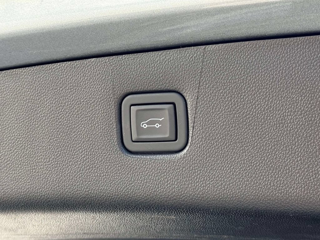 Used 2024 Chevrolet Blazer LT w/ Convenience Package FWD image 19