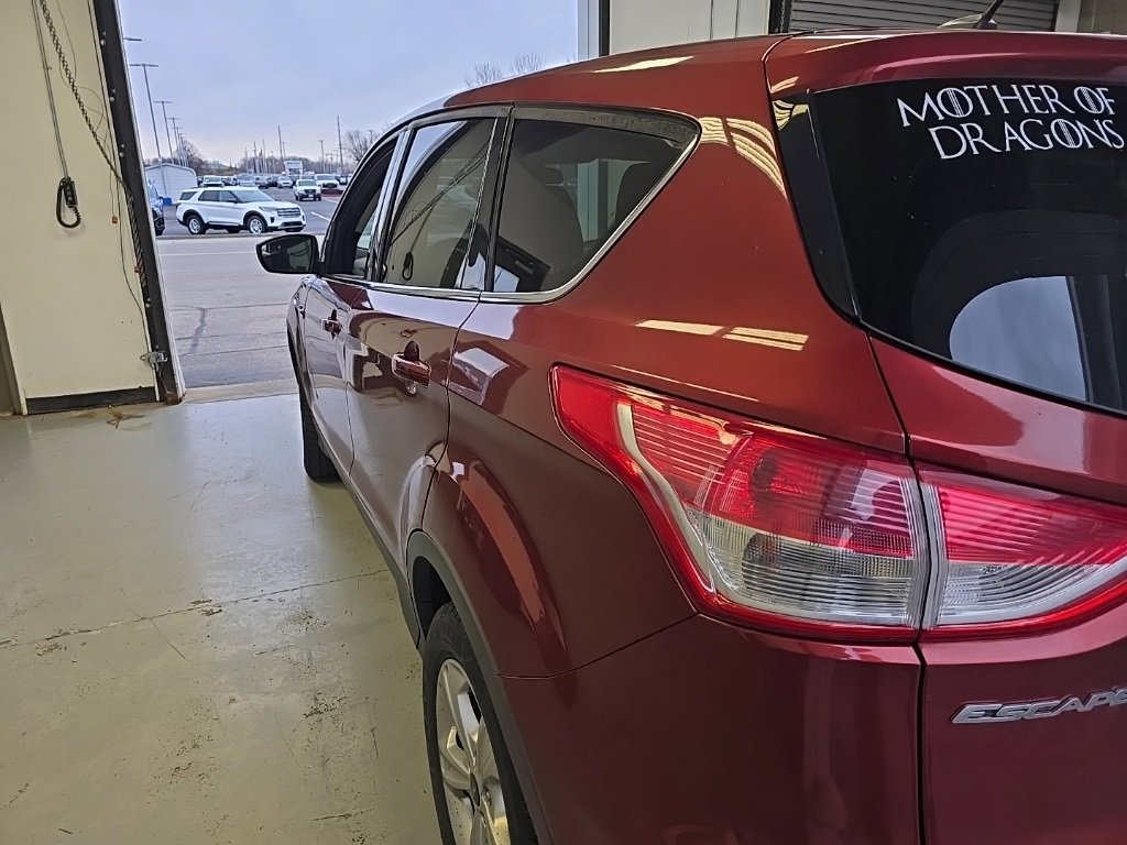 Used 2015 Ford Escape SE image 3