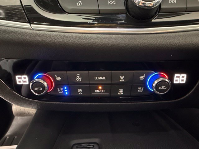 Used 2021 Buick Enclave Avenir w/ Avenir Technology Package AWD/4WD image 24