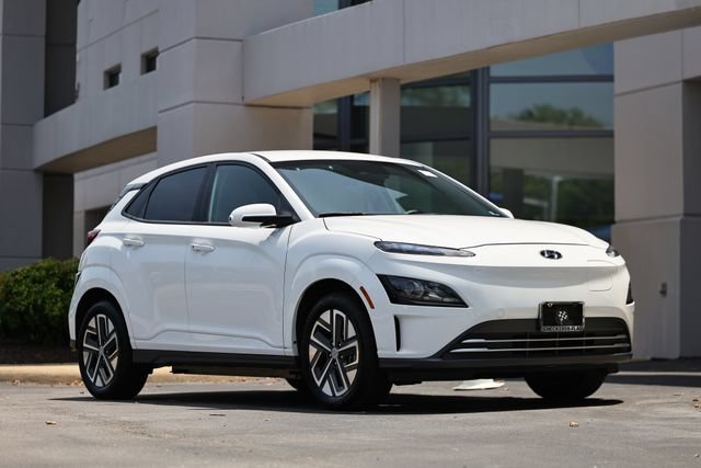 Used 2023 Hyundai Kona SE FWD image 1